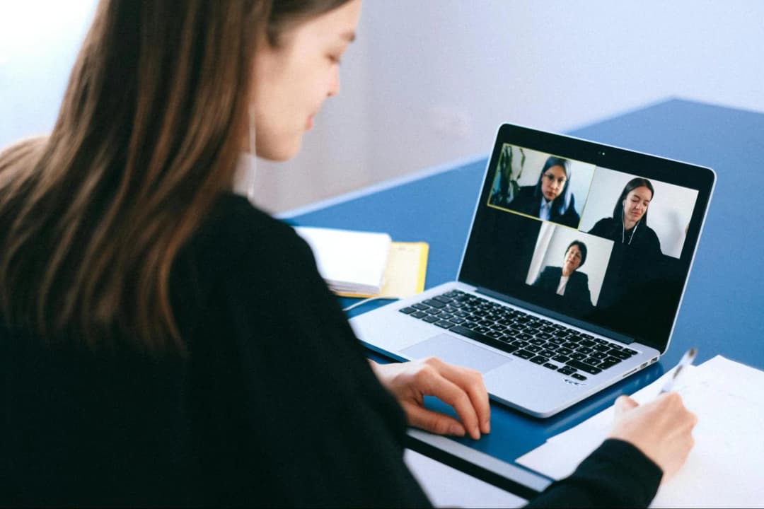 How Can Leaders Navigate the Challenges of Remote Team Management?