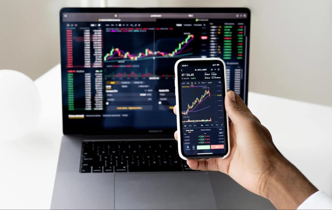 How Can Complex Financial Technology Concepts Be Explained to Non-Technical Audiences?