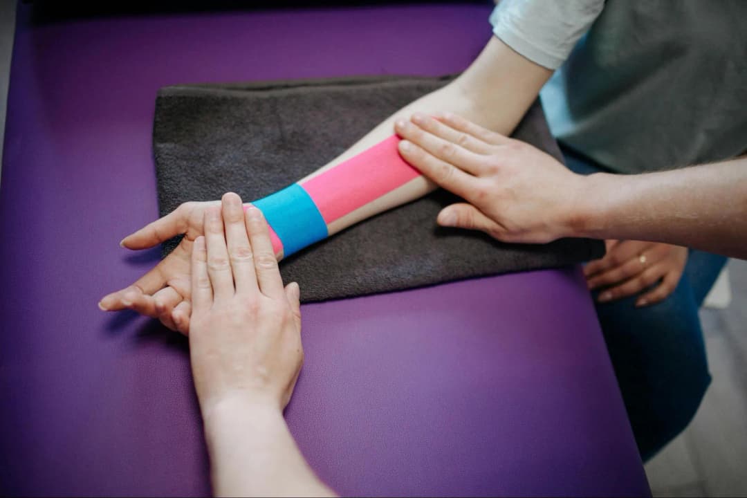 What Benefits Does Kinesiology Taping Offer Patients With Sports Injuries?