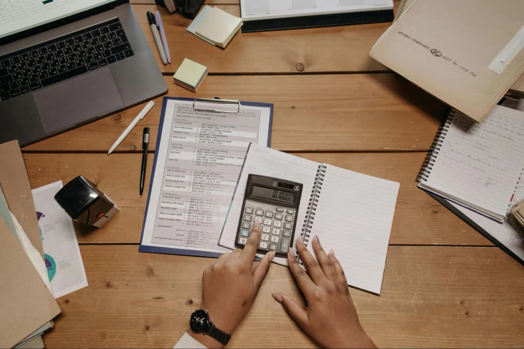 Using AI to Communicate Complex Financial Concepts