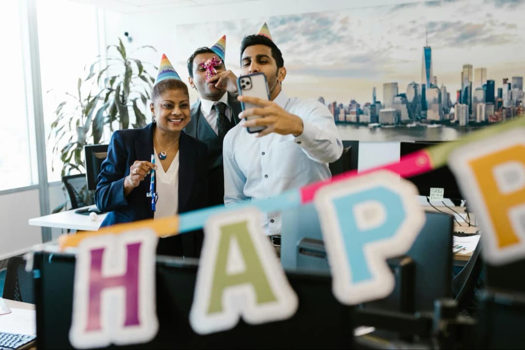 Making Employee Birthdays Special: 8 Ideas From the Pros