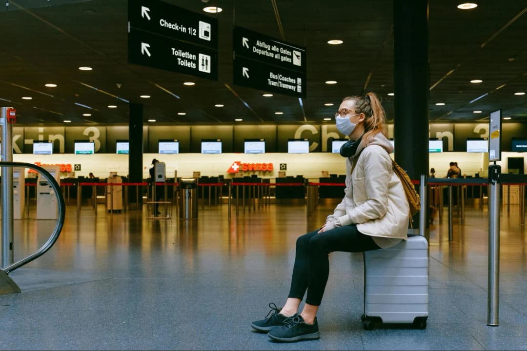 How to Stay Healthy While Traveling: Top Tips From Experts