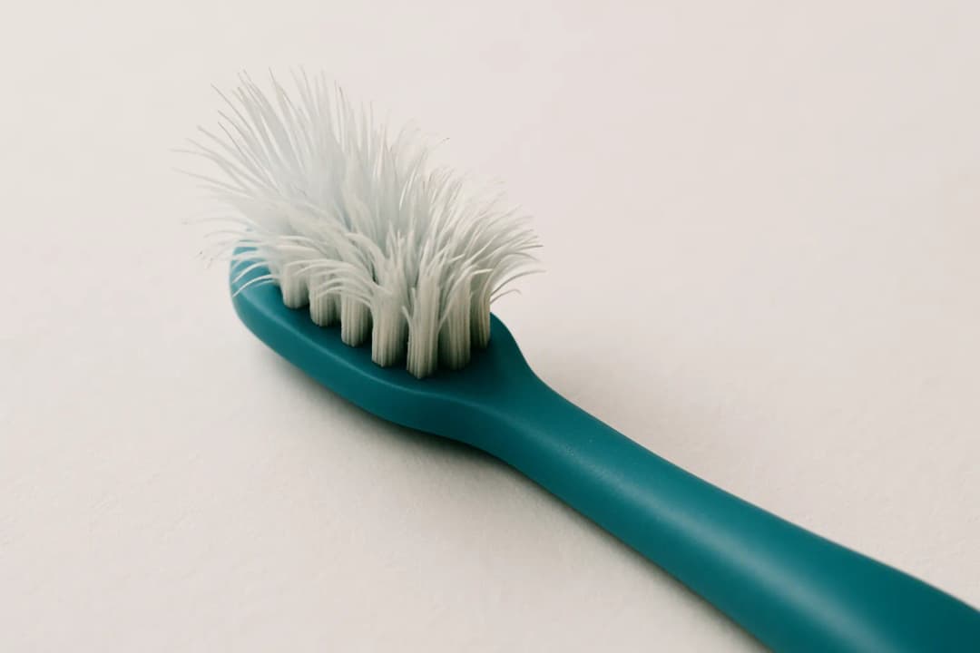 7 Factors to Consider When Replacing Your Toothbrush
