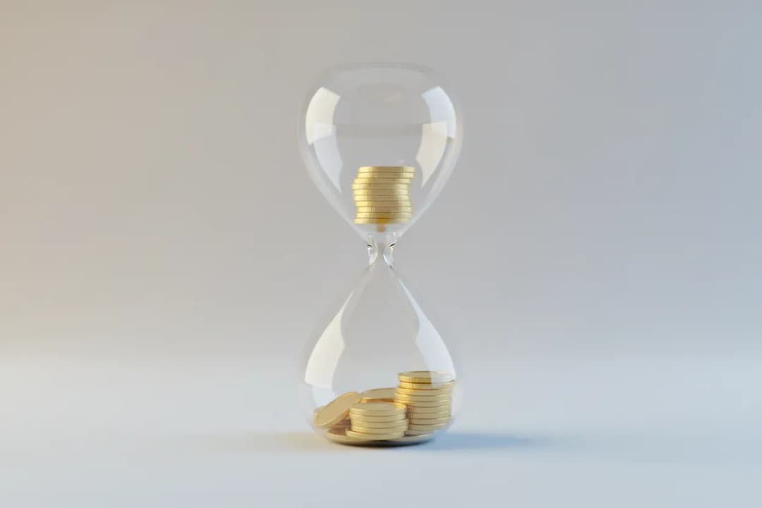 Small Business Cash Flow: Staying Liquid When Customers Pay by Invoice
